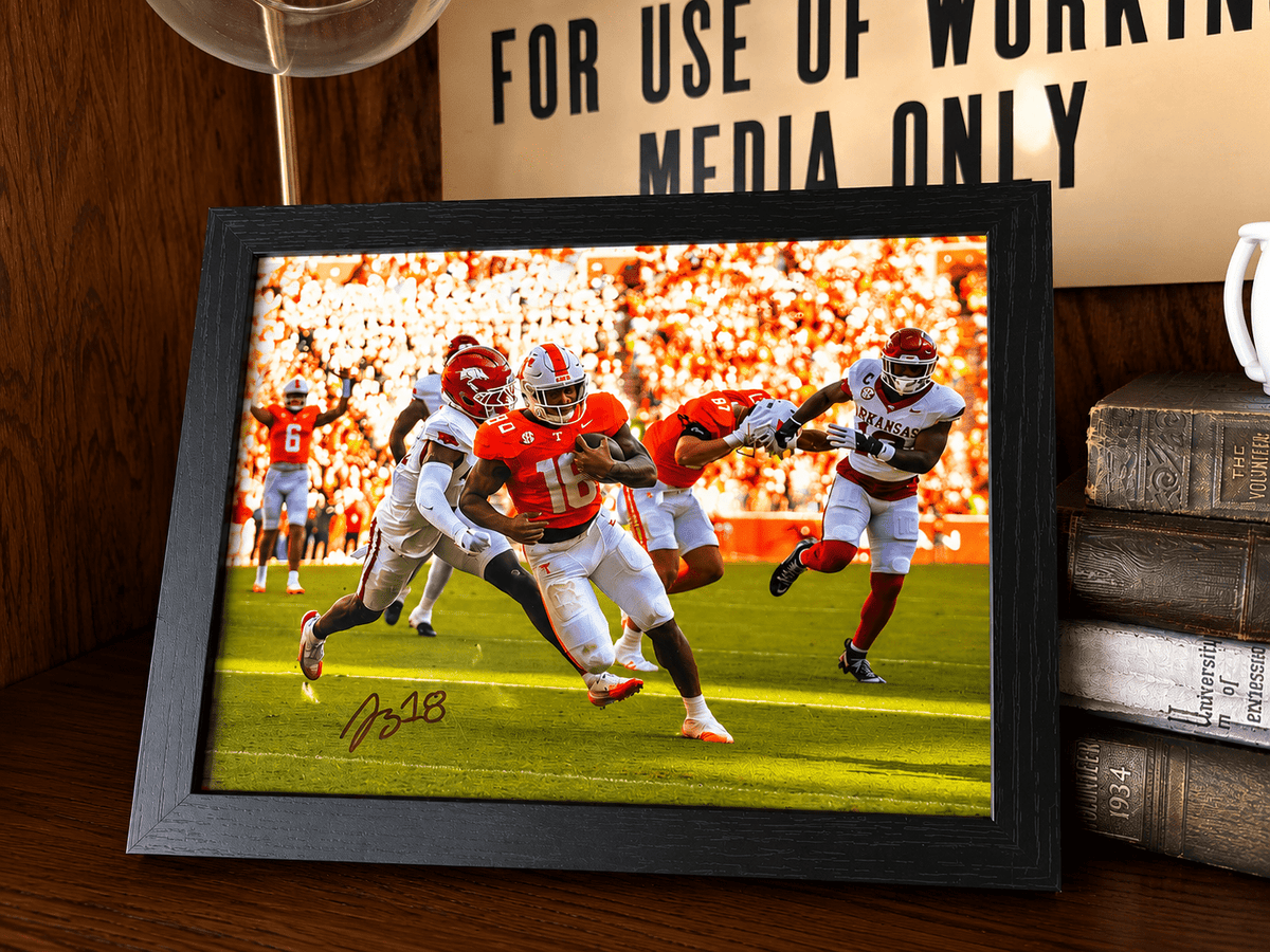 DeSean Bishop Autographed 8×10 - The Volunteer Club