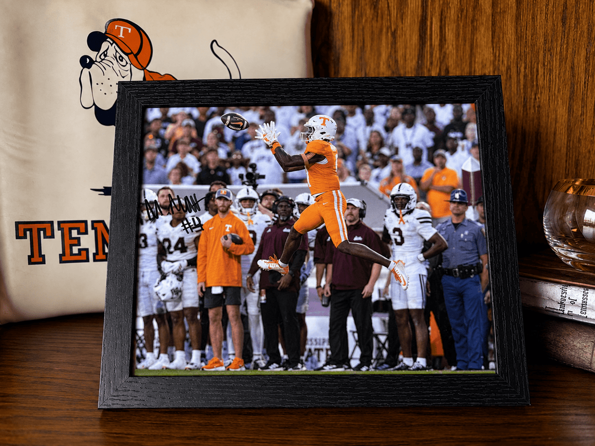 Mike Matthews Autographed 8x10s - The Volunteer Club