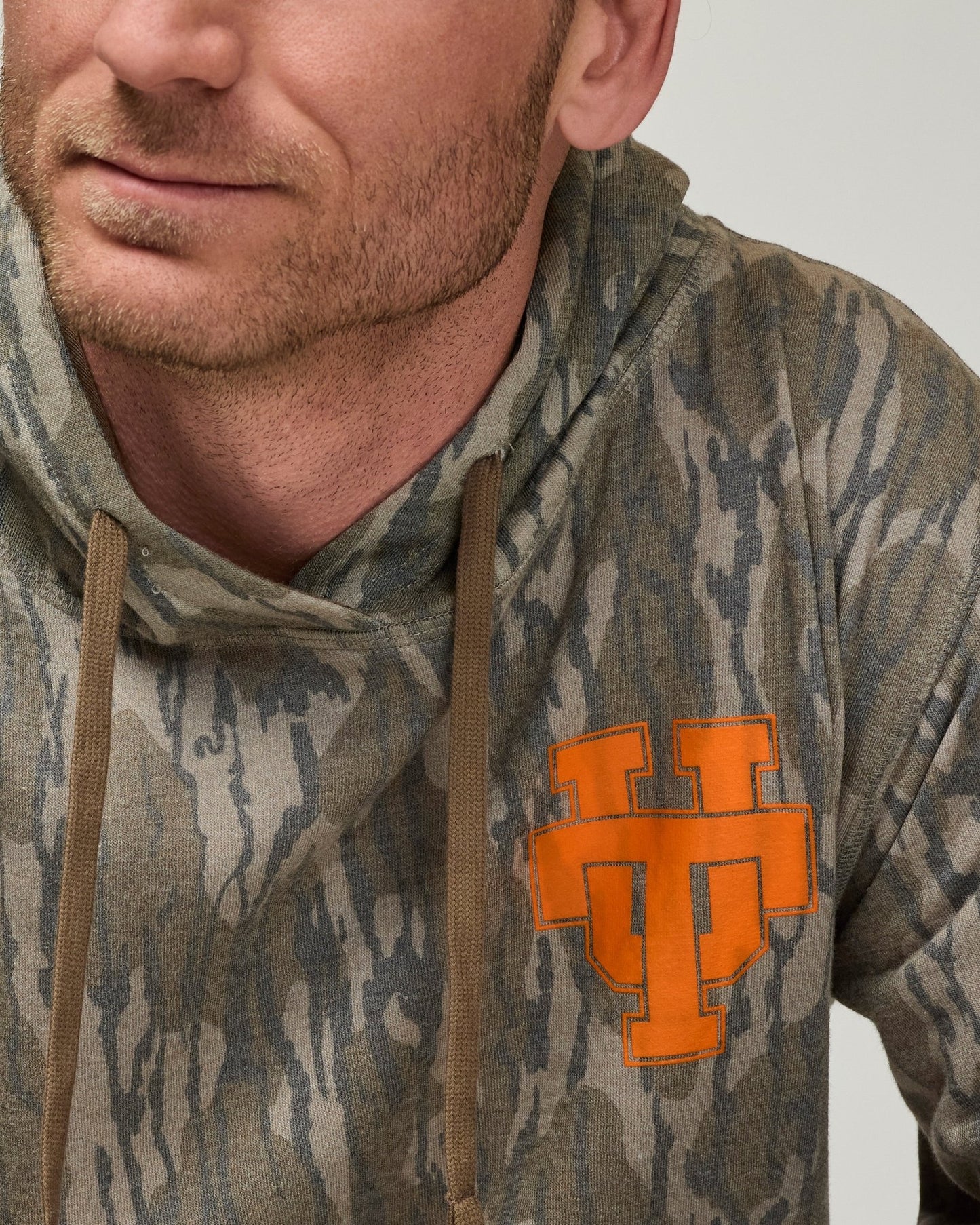 Mossy Oak Retro Interlocking UT hoodie - The Volunteer Club